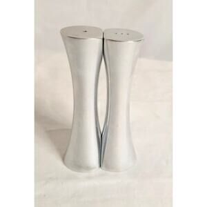 Karim Rashid 1995 Nambe Metal Kissing Salt & Pepper Shaker Set 5" Tall